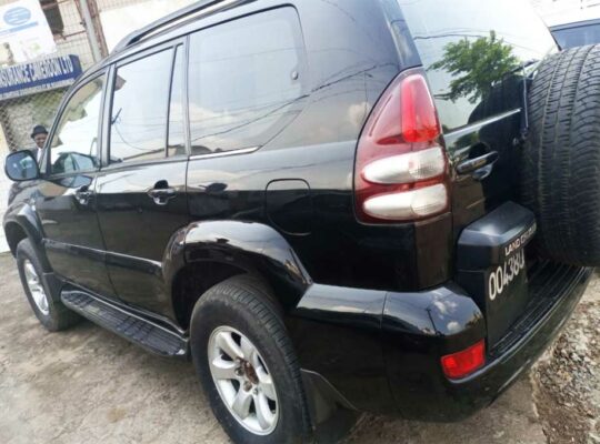 Location voiture Toyota Land Cruiser Prado Douala