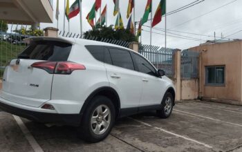 Location voiture Rav4 2015 Douala