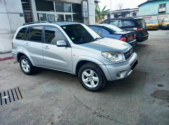 Location voiture Rav4 2002 Douala