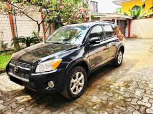 Location voiture Rav4 2010 Douala