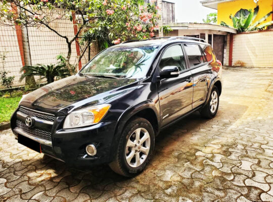 Location voiture Rav4 2010 Douala