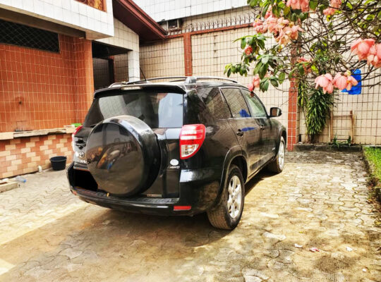 Location voiture Rav4 2010 Douala