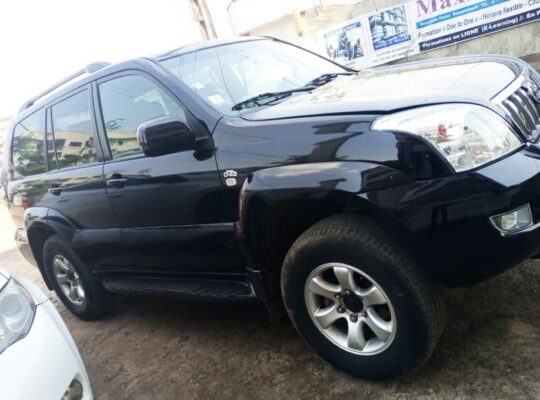 Location voiture Toyota Land Cruiser Prado Douala