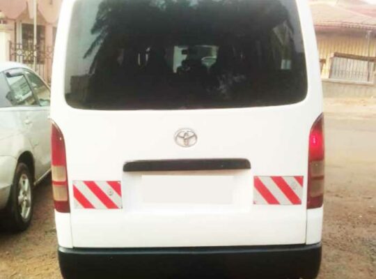 Location minibus Toyota Hiace Douala