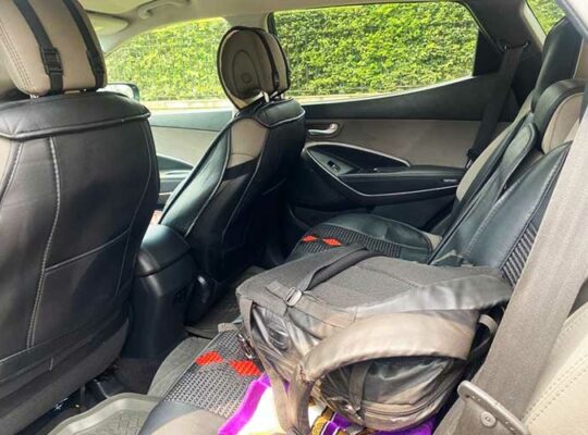 Location voiture Hyundai Santa Fe Douala