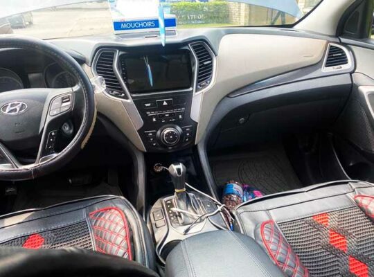 Location voiture Hyundai Santa Fe Douala