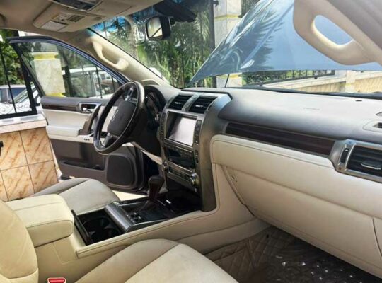 Location voiture Lexus GX 460 2016 Douala