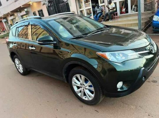 Location voiture RAV4 2016 Douala