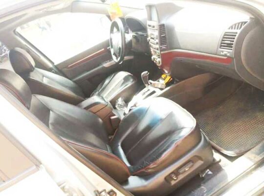 Location voiture Hyundai Santa Fe Douala