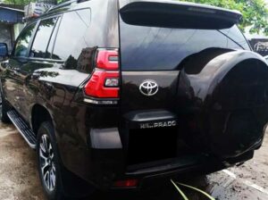 Location voiture Land Cruiser Prado 2023 Douala