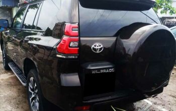 Location voiture Land Cruiser Prado 2023 Douala