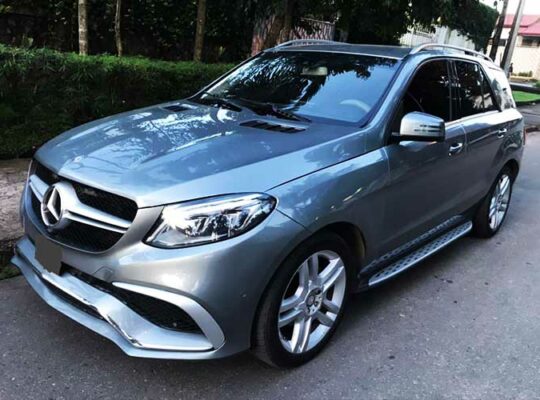 Location voiture Mercedes ML 350 BlueTEC Douala