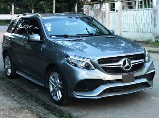 Location voiture Mercedes ML 350 BlueTEC Douala