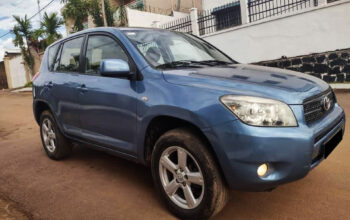 Location voiture RAV4 2008 Douala