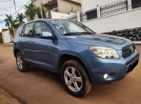 Location voiture RAV4 2008 Douala
