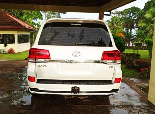 Location Toyota Land Cruiser GXR 2020 Douala