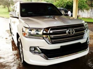 Location Toyota Land Cruiser GXR 2020 Douala