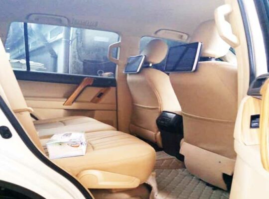 Location Toyota Land Cruiser GXR 2020 Douala