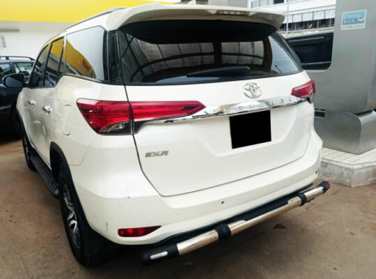 Location Toyota Fortuner 2018 Douala