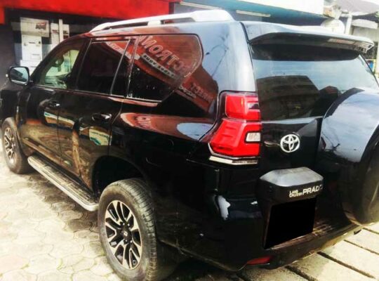 Location voiture Toyota Prado Douala