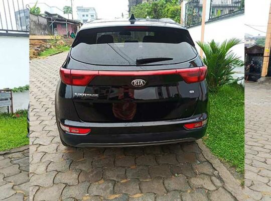 Location voiture Kia sportage 2018 Douala