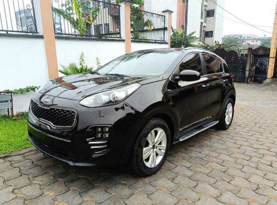 Location voiture Kia sportage 2018 Douala
